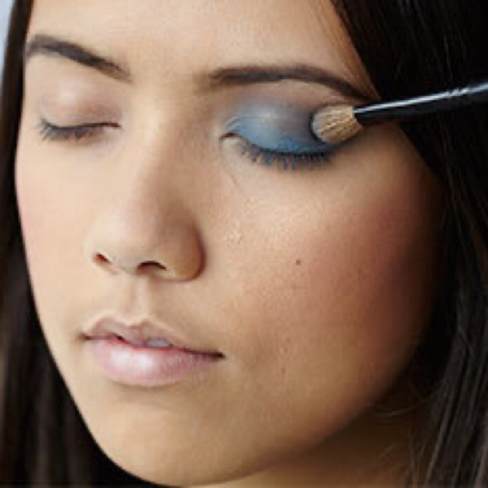 NYX Nude Matte Eyeshadow Single In The Buff - Picture 5 of 6